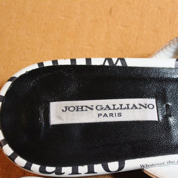 John Galliano newspaper print leather graphic black/white slides made in Italy - Picture 5 of 16